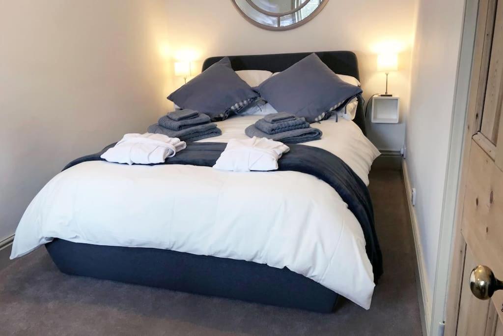 Grade II Townhouse, Ledbury Villa Bagian luar foto